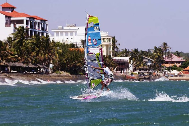 Daivis Parternina - Vietnam PWA Grand Slam 2011 - Day 2 ©  John Carter / PWA http://www.pwaworldtour.com